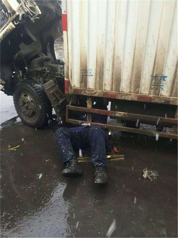 用爱守护！在湖北重疫区坚守的“汽车医生”518.png