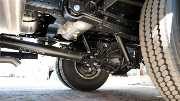 1603529184741.png 发动机只换不修?这款新上市的帅铃宽体安康160轻卡为何如此自信?1024847.png