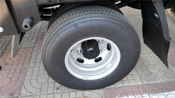 1603529205817.png 发动机只换不修?这款新上市的帅铃宽体安康160轻卡为何如此自信?10241212.png