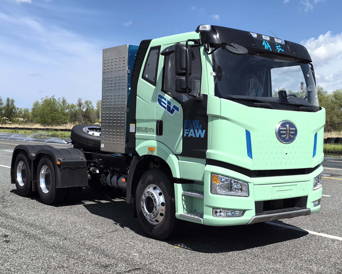 400度大电池加持，重载运输也能&ldquo;零焦虑&rdquo;？一起来看解放J6P纯电牵引车